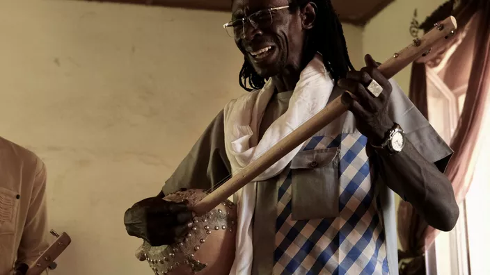 Au Niger, les maîtres de la musique traditionnelle et leurs instruments menacés de disparaître